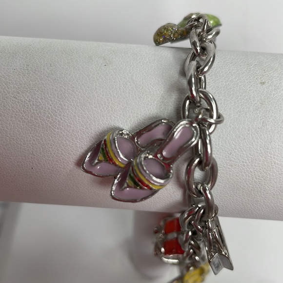 Silver Tone Macys Charm Bracelet. - Picture 11 of 13